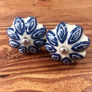 2 Beautiful Doorknobs 💎